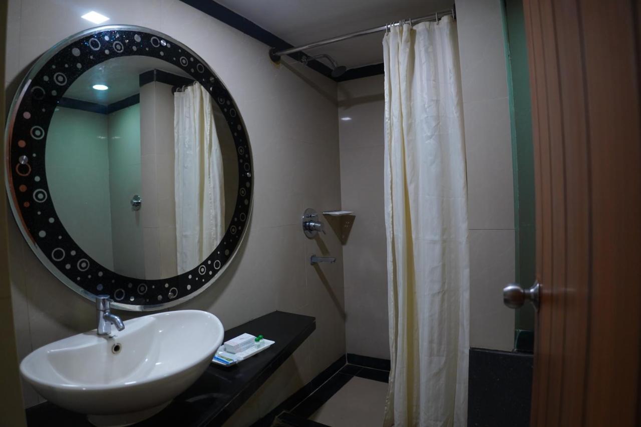 Hotel Grand Nagarjuna By Konark Hotels Guntūr Exterior foto